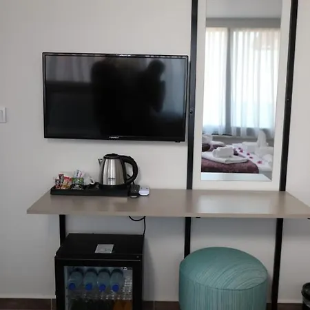 Ocean Suites Bed and Breakfast *